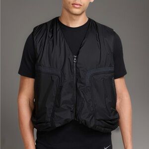 NEW $180 Mens Nike Tech Woven Lightweight Vest HM4262-010 Black Small NWT